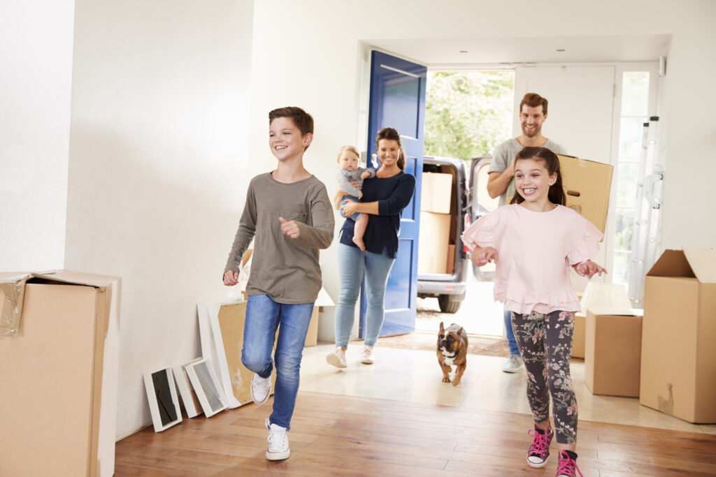 Settling Into A New Home – 9 Tips From A Move Manager On Prioritizing Tasks